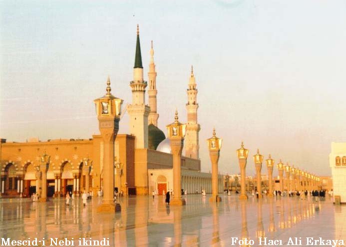 electric towers arond masjid-e-nabvi